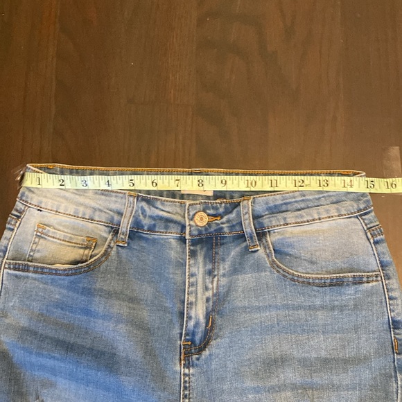 Honey Athletica Denim Distressed Skinny Jeans -Sz Med (6-8) - Picture 5 of 6